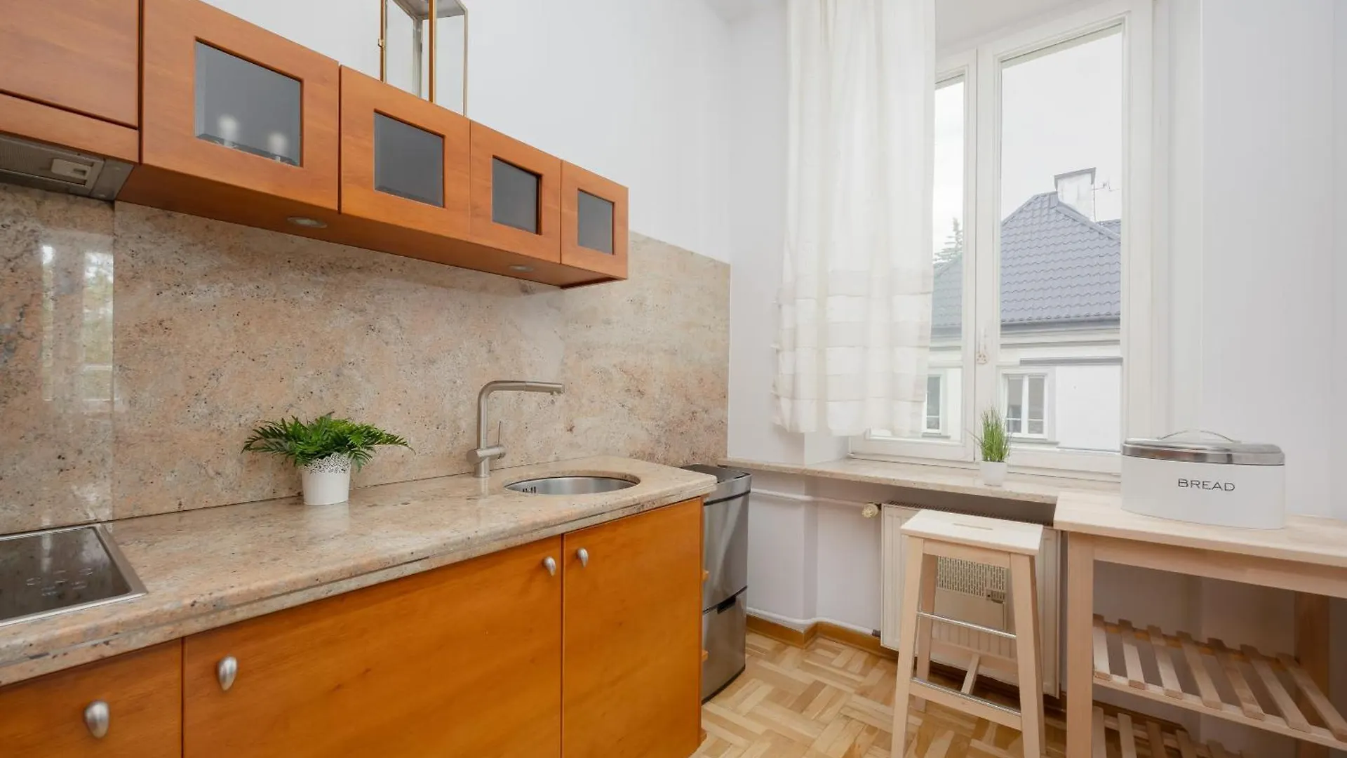 Elegant Filtry Apartment With Parking In Warsaw By Noclegi Renters
