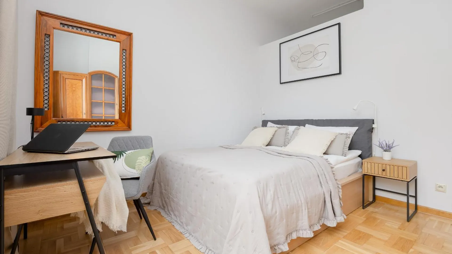 Elegant Filtry Apartment With Parking In Warsaw By Noclegi Renters