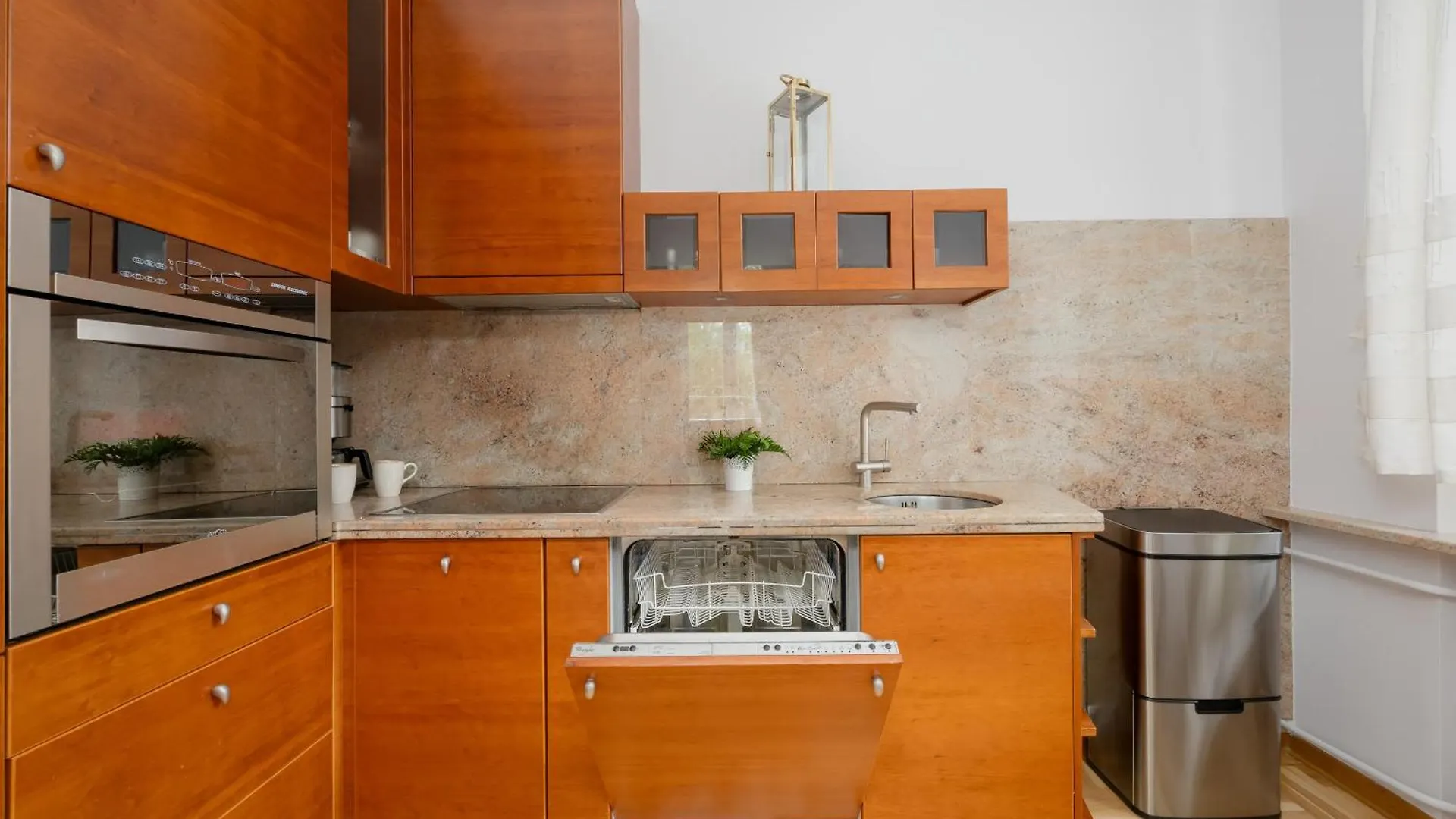 Elegant Filtry Apartment With Parking In Warsaw By Noclegi Renters