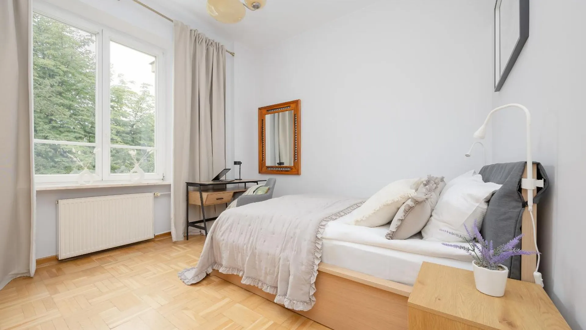 Elegant Filtry Apartment With Parking In Warsaw By Noclegi Renters